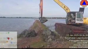 Antisipasi Rob Meluas, Pemkab Subang Bangun Tanggul Sementara di Pesisir Pantai Legonkulon