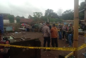 Polisi Bongkar Makam Korban Pembunuhan di Pacet, Kab.Bandung